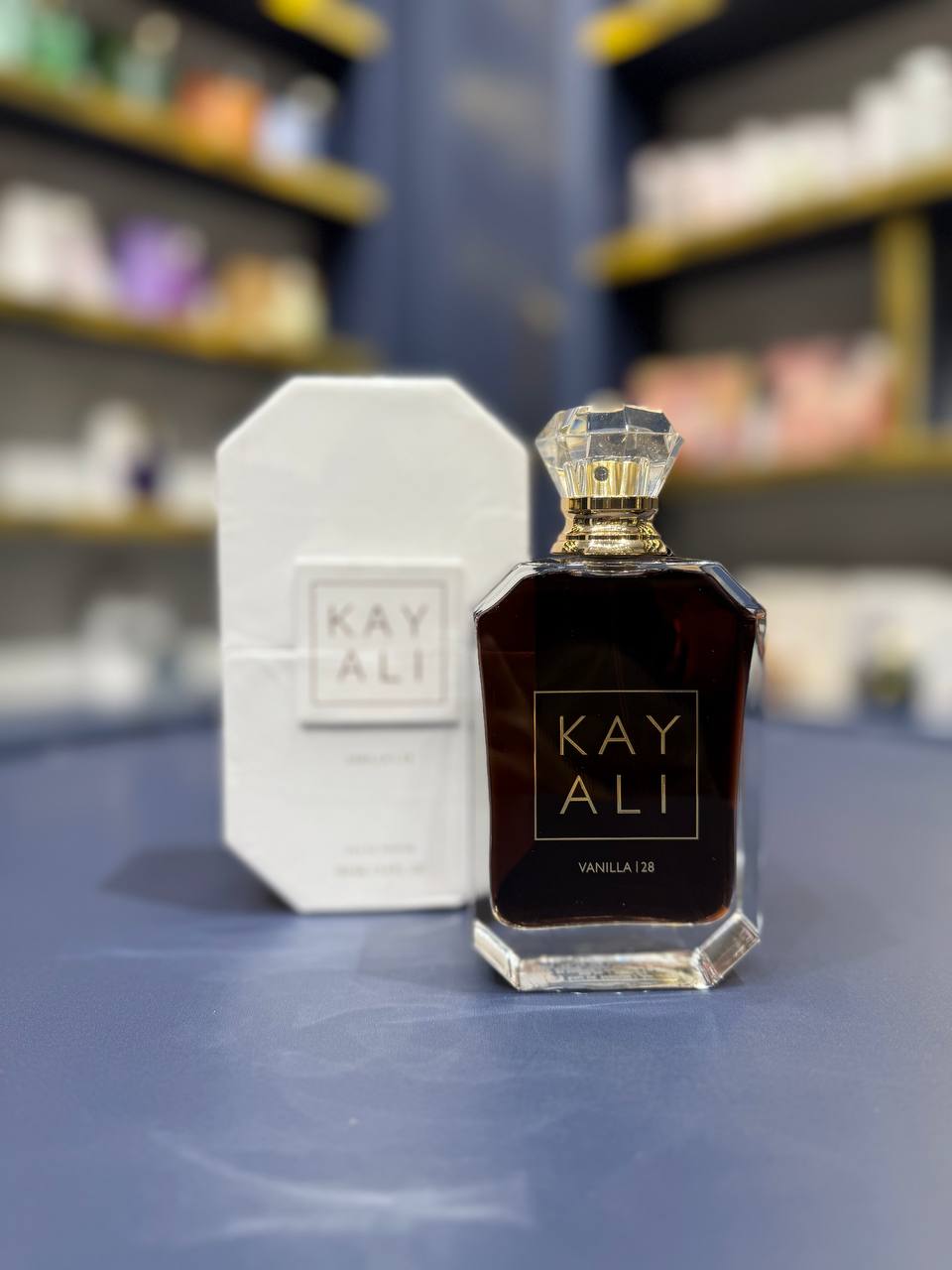 Kayali - Huda beauty Vanilla 28 | هدی بیوتی کایالی وانیلا 28 